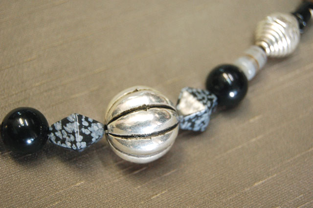 シルバーアクセサリーの羽織紐