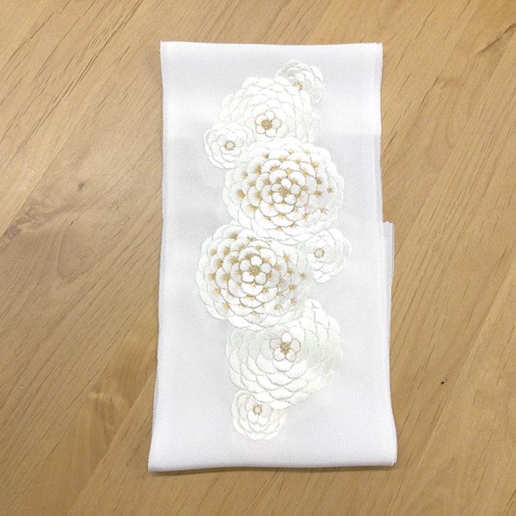 刺繍半衿