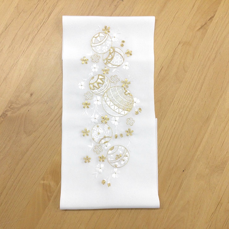 刺繍半衿