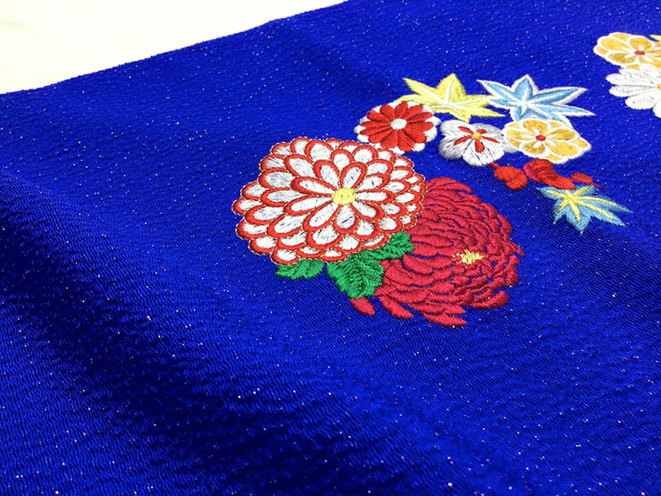 YUMI KATSURA】正絹帯揚げ 毬菊柄 刺繍 青 瑠璃色 ブルー 日本製 振袖