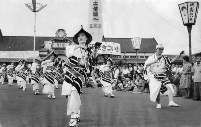 高知駅前よさこい鳴子踊り