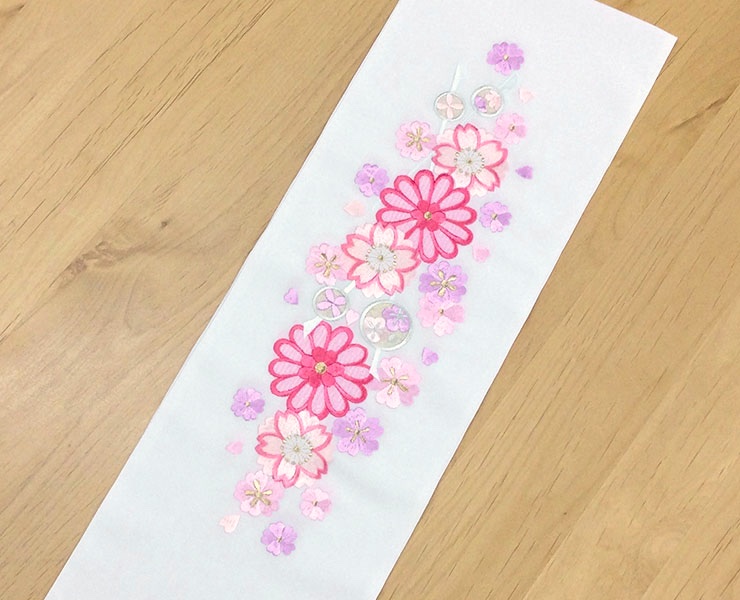 刺繍半衿