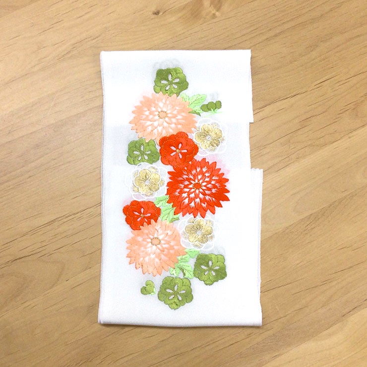 刺繍半衿