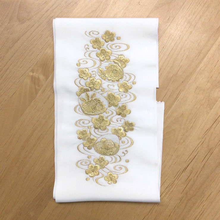 刺繍半衿